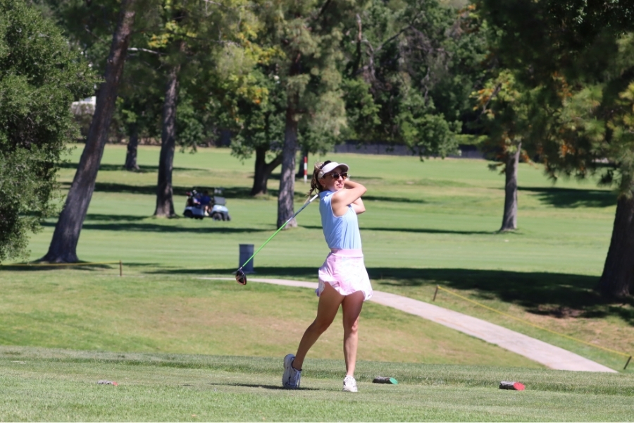 Women's 9-hole group on course